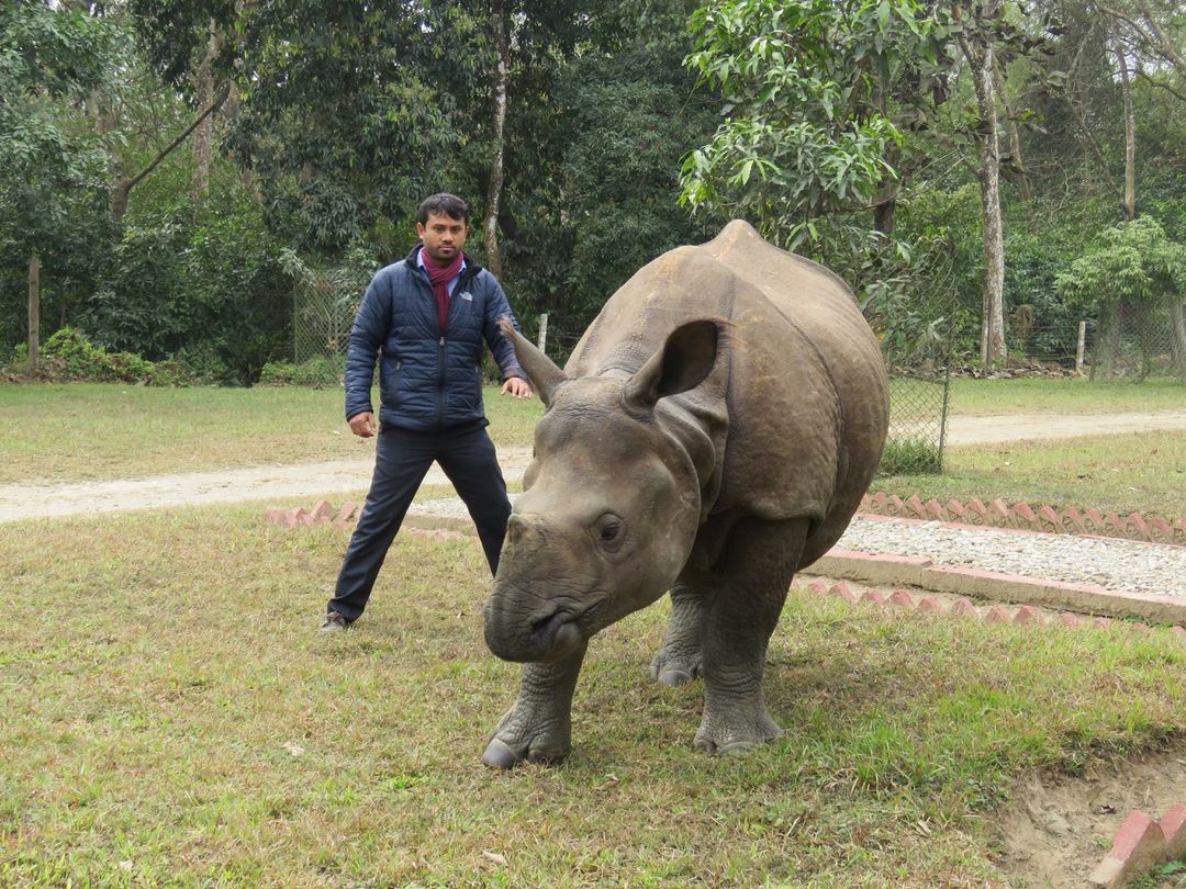 Chitwan ma Gaida sanga.jpg